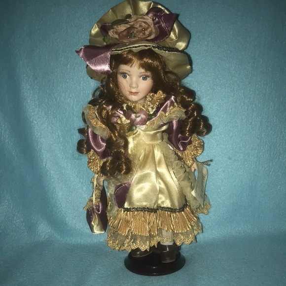 Younger Than Springtime Collection Show-Stoppers Inc. porcelain doll New in box - Picture 1 of 12